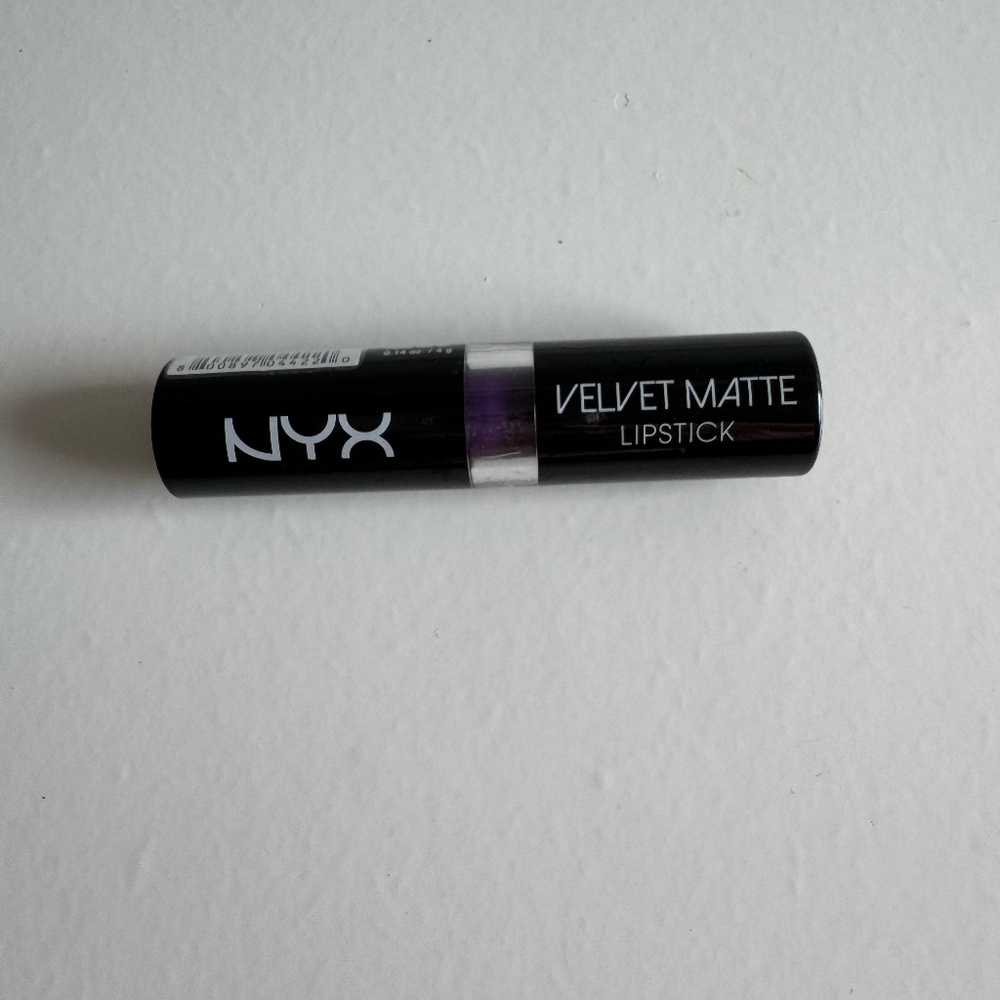 NYX Velvet Matte Lipstick in Violet Voltage VMLS 09